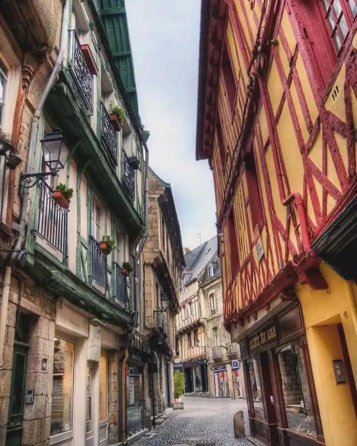 Laroche Grand Duplex Dans Le Centre Historique Avec Garage Lägenhet Vannes Exteriör bild
