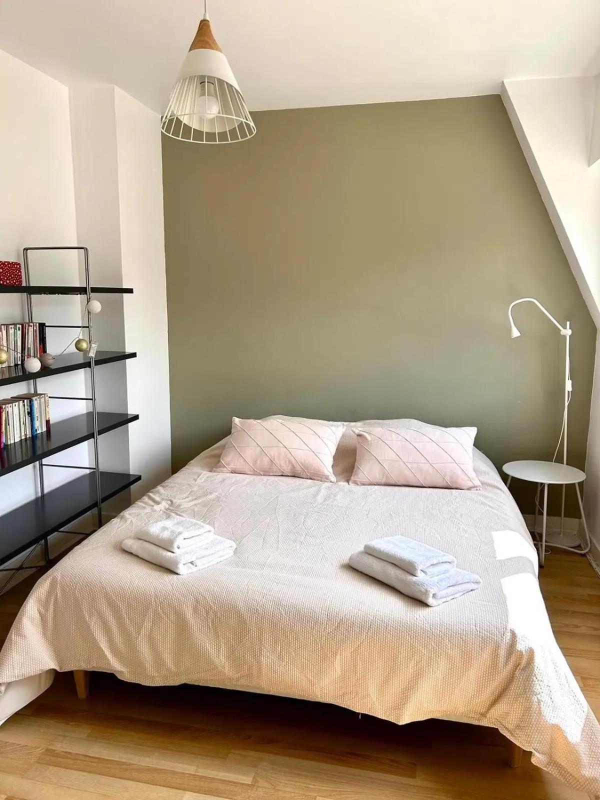Laroche Grand Duplex Dans Le Centre Historique Avec Garage Lägenhet Vannes Exteriör bild