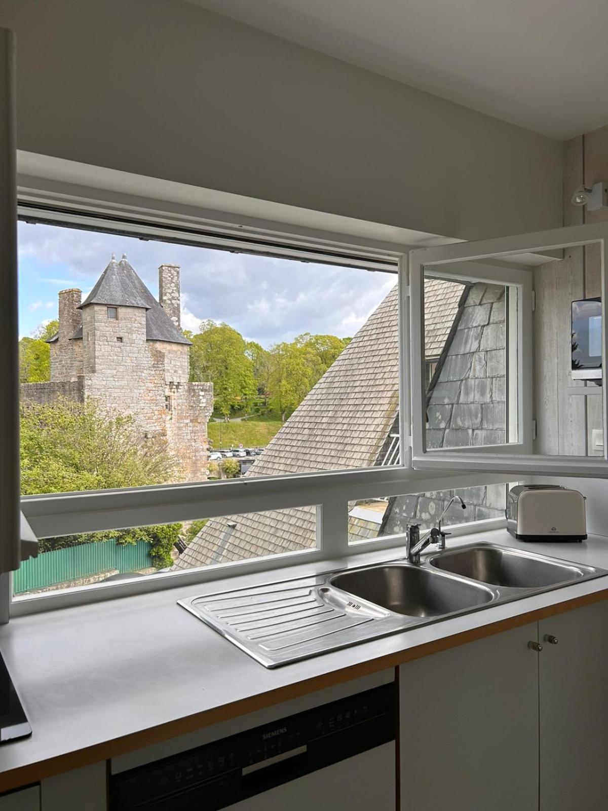 Laroche Grand Duplex Dans Le Centre Historique Avec Garage Lägenhet Vannes Exteriör bild